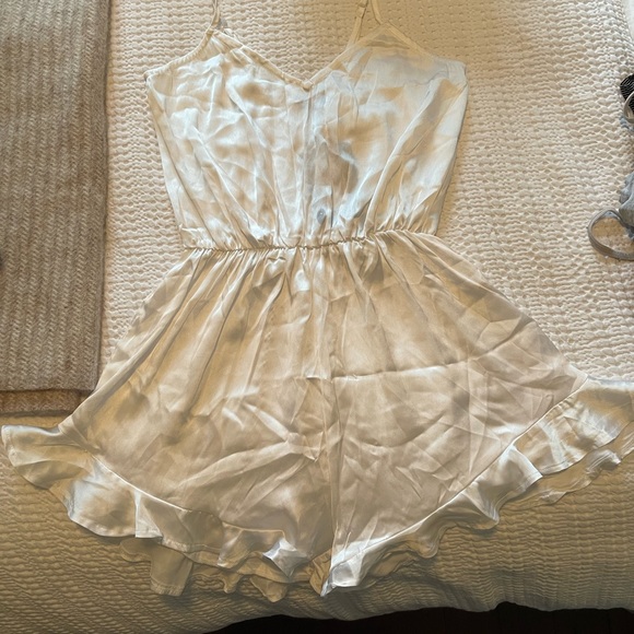 PrettyLittleThing Satin Frill Hem Romper - Picture 2 of 2